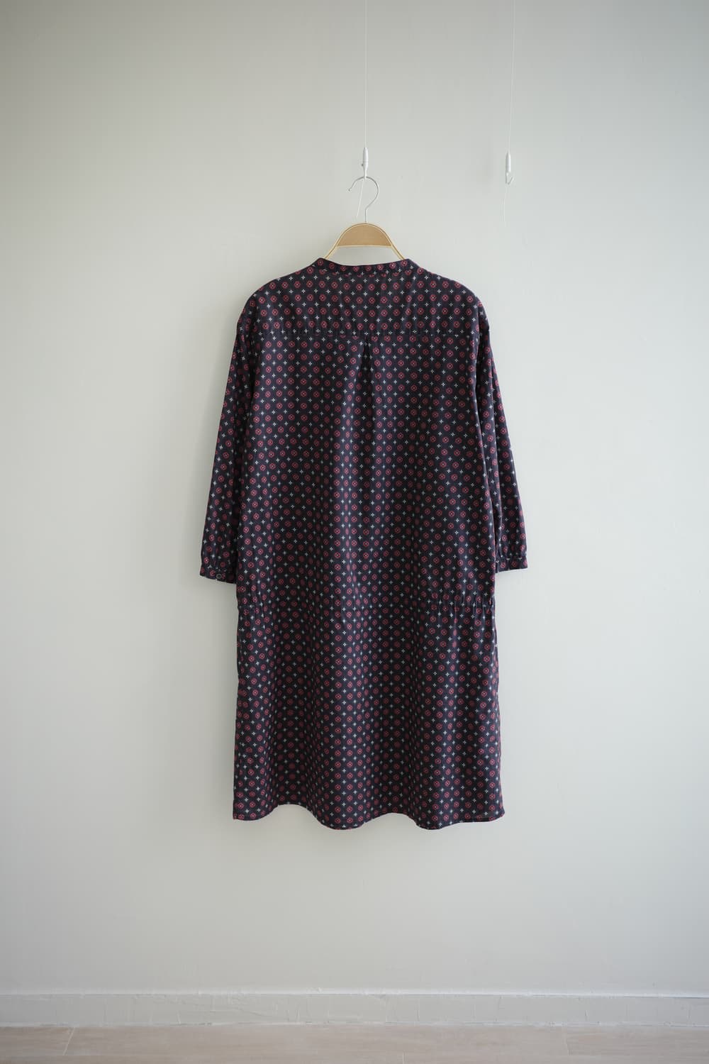 Niko and • 네이비 패턴 핀턱 아사코튼 원피스 상품이미지6