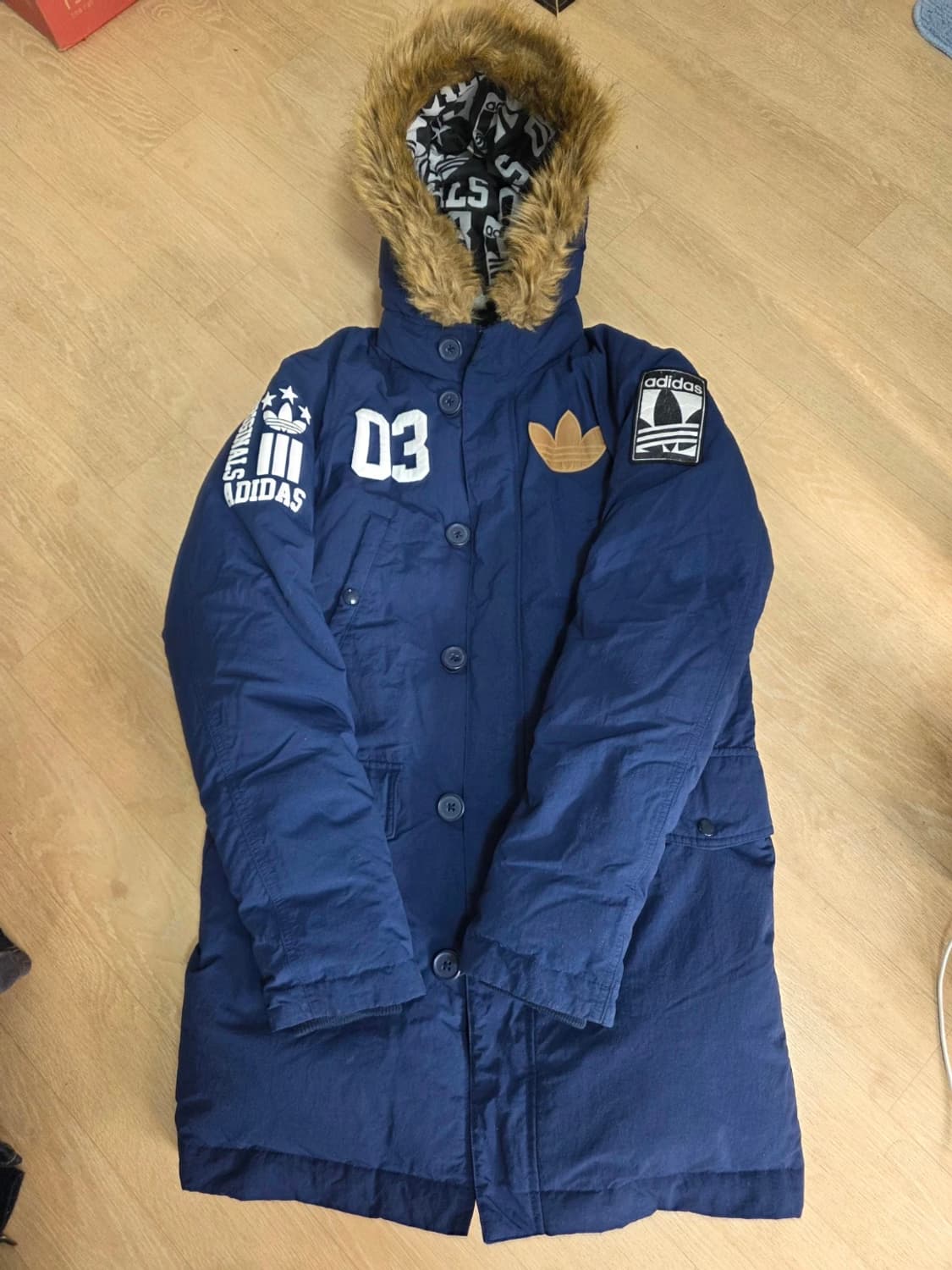 아디다스 오리지널 불꽃 패치 덕다운 패딩 상품이미지1