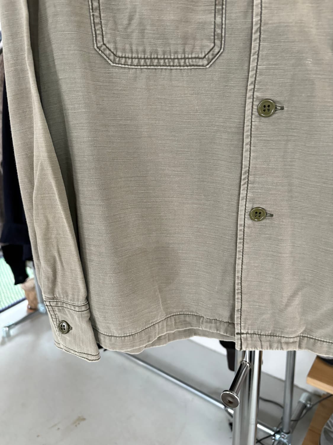 Remi relief 레미 릴리프 밀리터리 하트 셔츠 상품이미지3