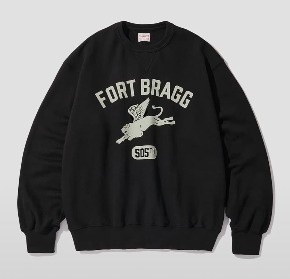 아웃스탠딩 맨투맨 상품이미지1