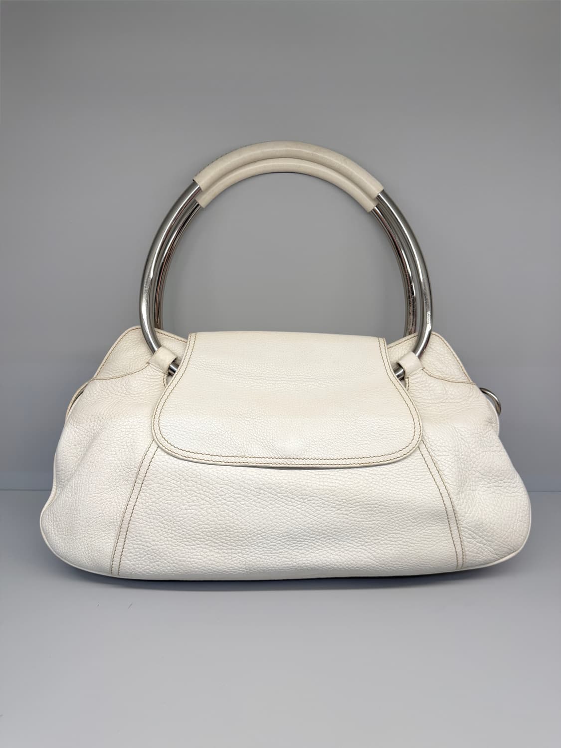 프라다 비텔로 다이노 메탈 링 후프 핸들 백 상품이미지5