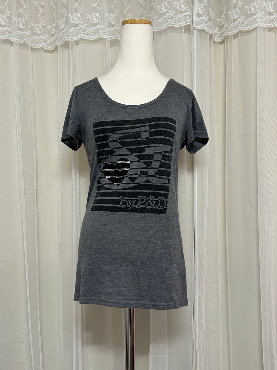 Pinky&Dianne 하트큐빅로고 반팔 딱붙 탑 상품이미지2