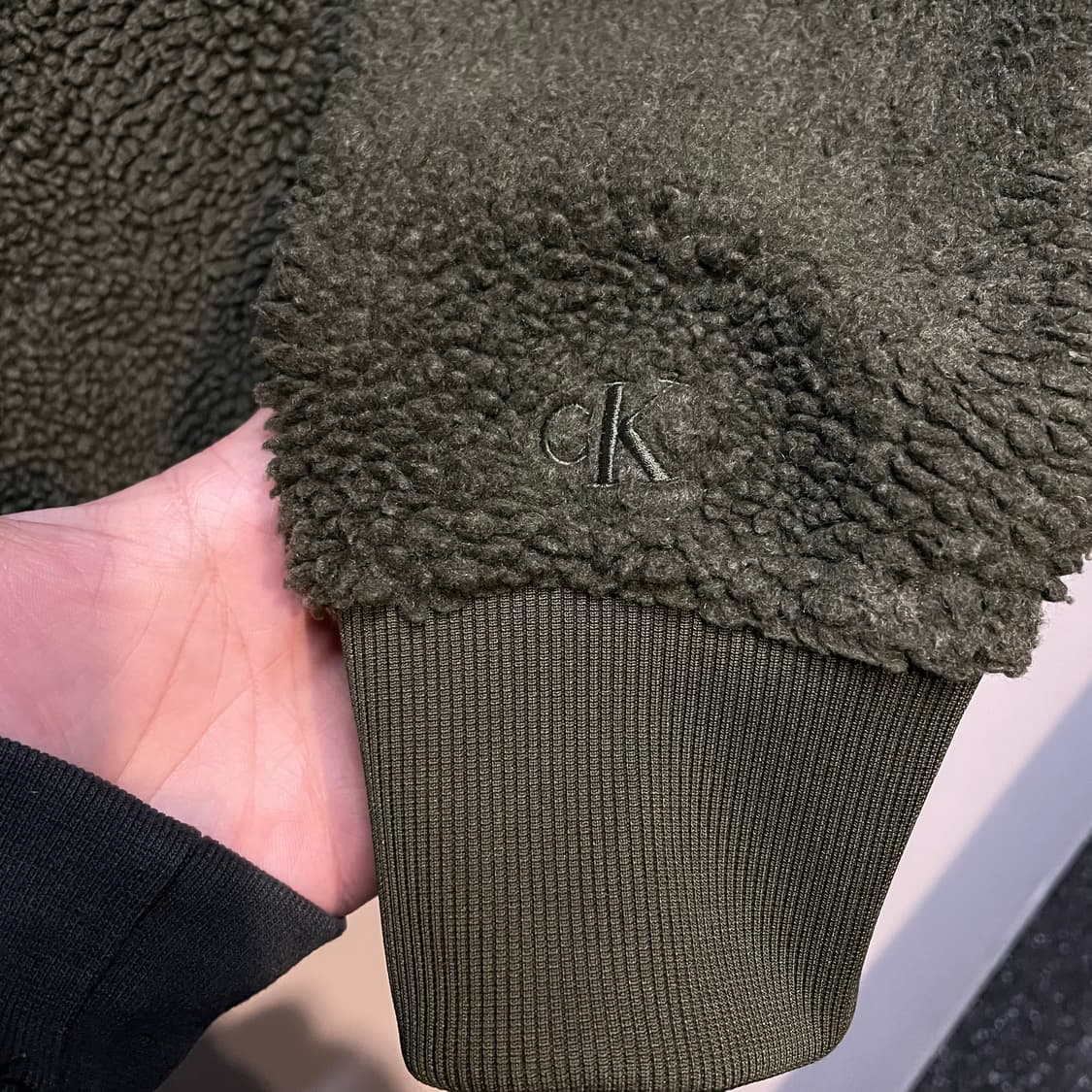 CKJ 캘빈클라인진 플리스 맨투맨 상품이미지2