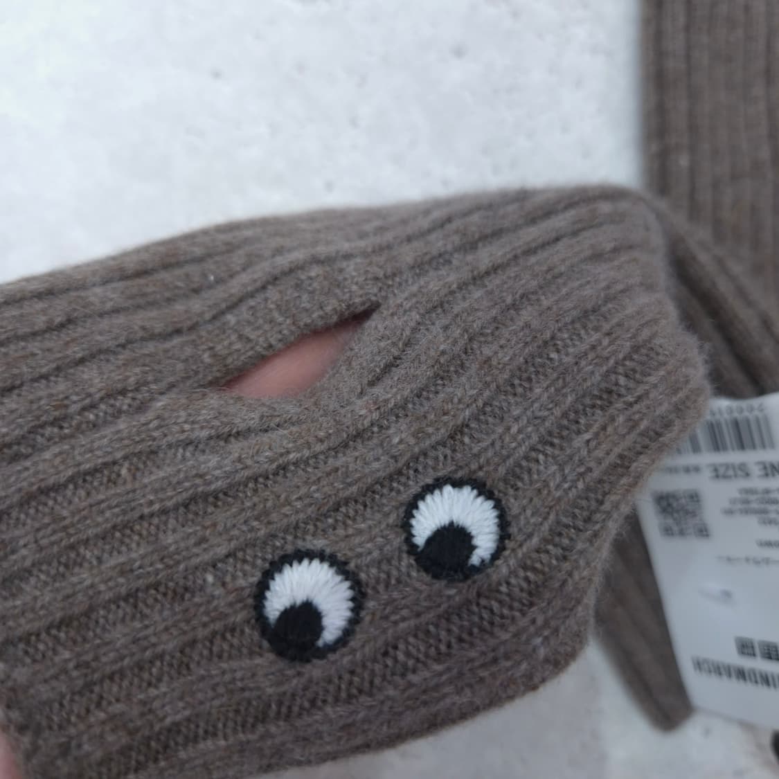 Anya Hindmarch × UNIQLO 캐시미어 100% 워머 상품이미지4