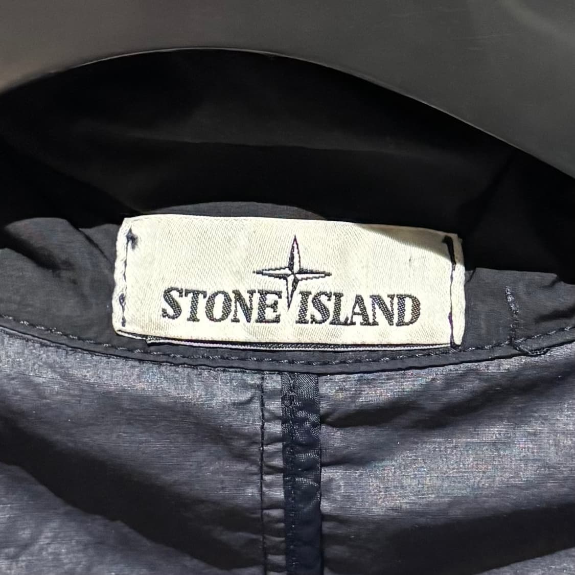 A+ / XL (105) 스톤아일랜드 나슬란 라이트 와트로 바람막이  상품이미지3