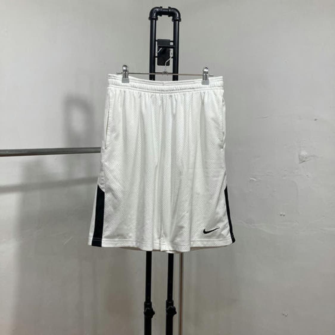 나이키(Nike) 스포티 미디 트레이닝 쇼츠 팬츠 상품이미지1