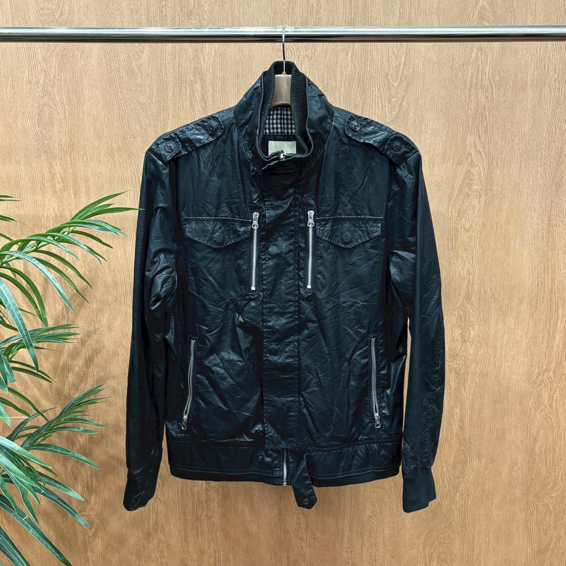 디젤 바이커 자켓 밑단 시보리 스탠드 칼라 메탈 지퍼 디테일 블랙 상품이미지1