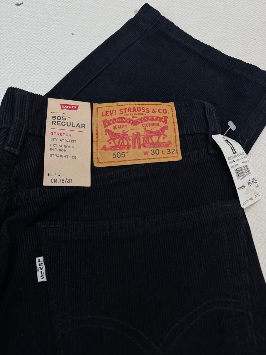 새상품] 리바이스 505 코듀로이 블랙 팬츠 상품이미지1