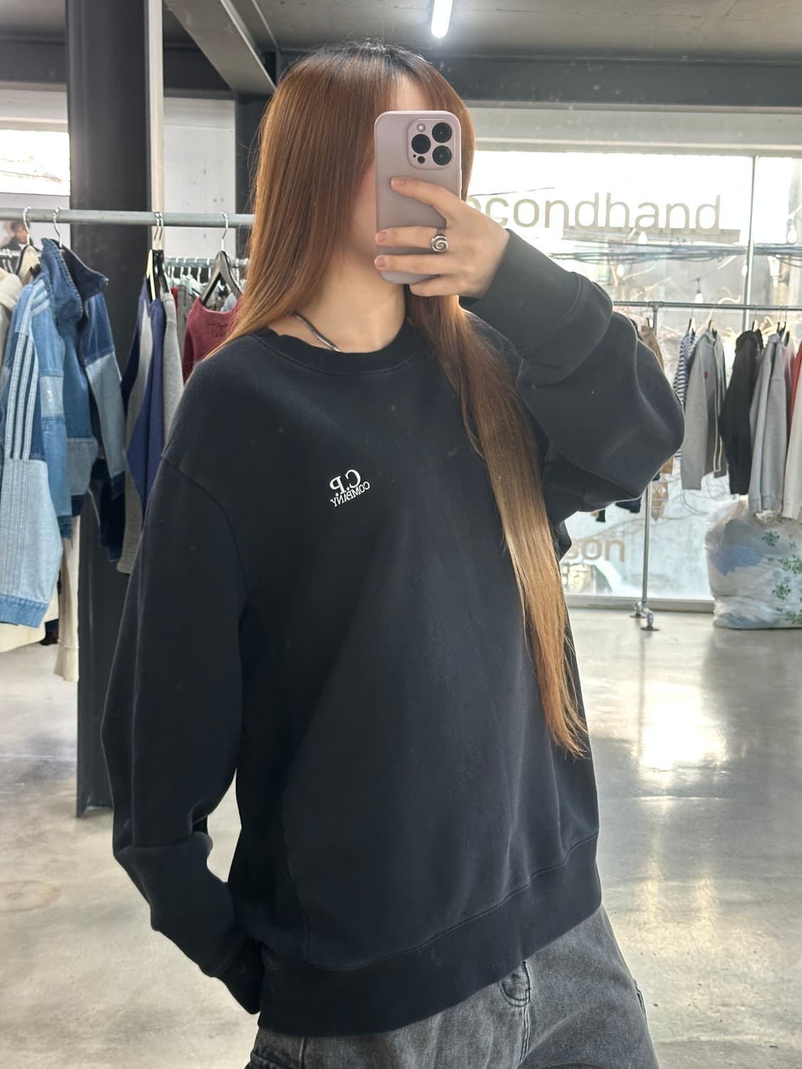 C.P 컴퍼니 자수로고 맨투맨  상품이미지2