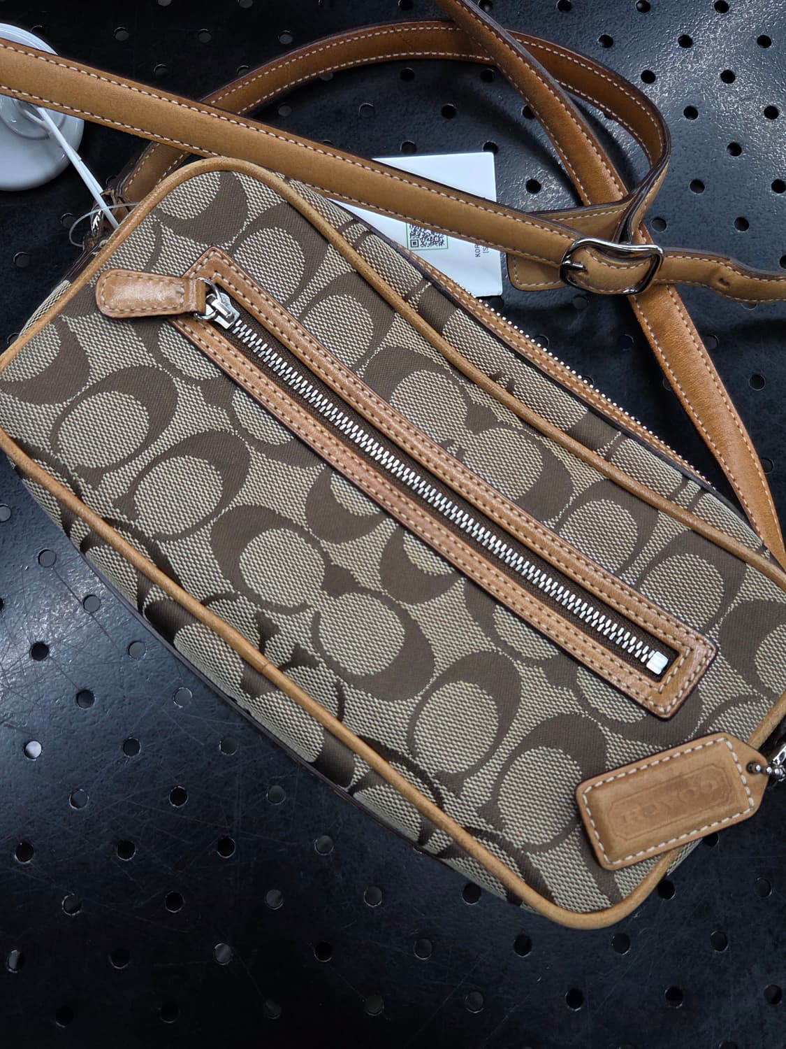 Coach 코치 베이지브라운 크로스백 상품이미지1