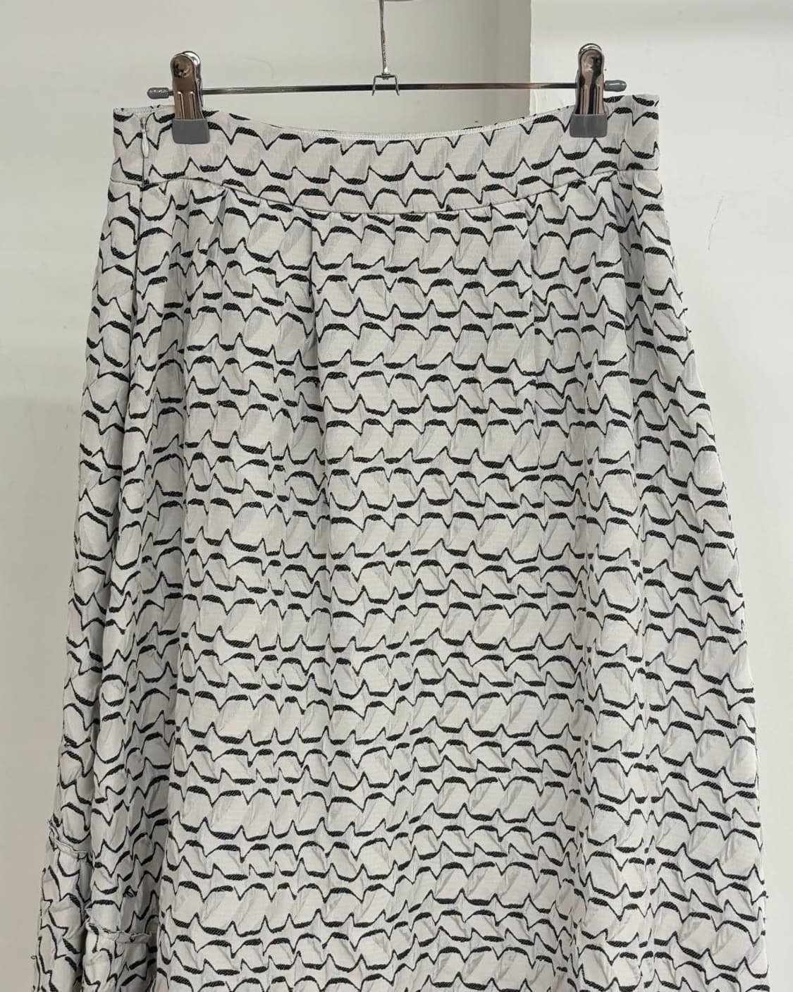 랑방 블랙 앤 화이트 패턴 롱 스커트 상품이미지2