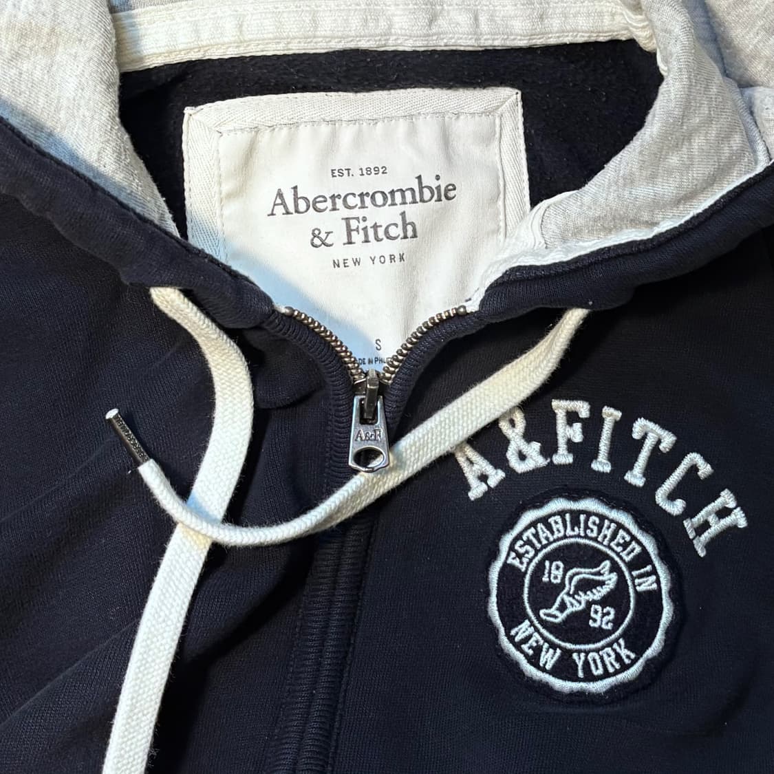 초희귀 대대장 아베크롬비 딱붙핏 후드집업 다크네이비 상품이미지3