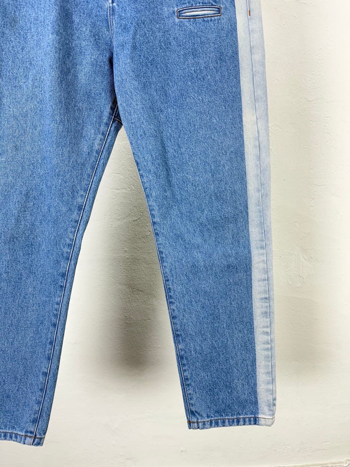 랜덤 아이덴티티 우븐 컷 백 블루 데님 팬츠 상품이미지5