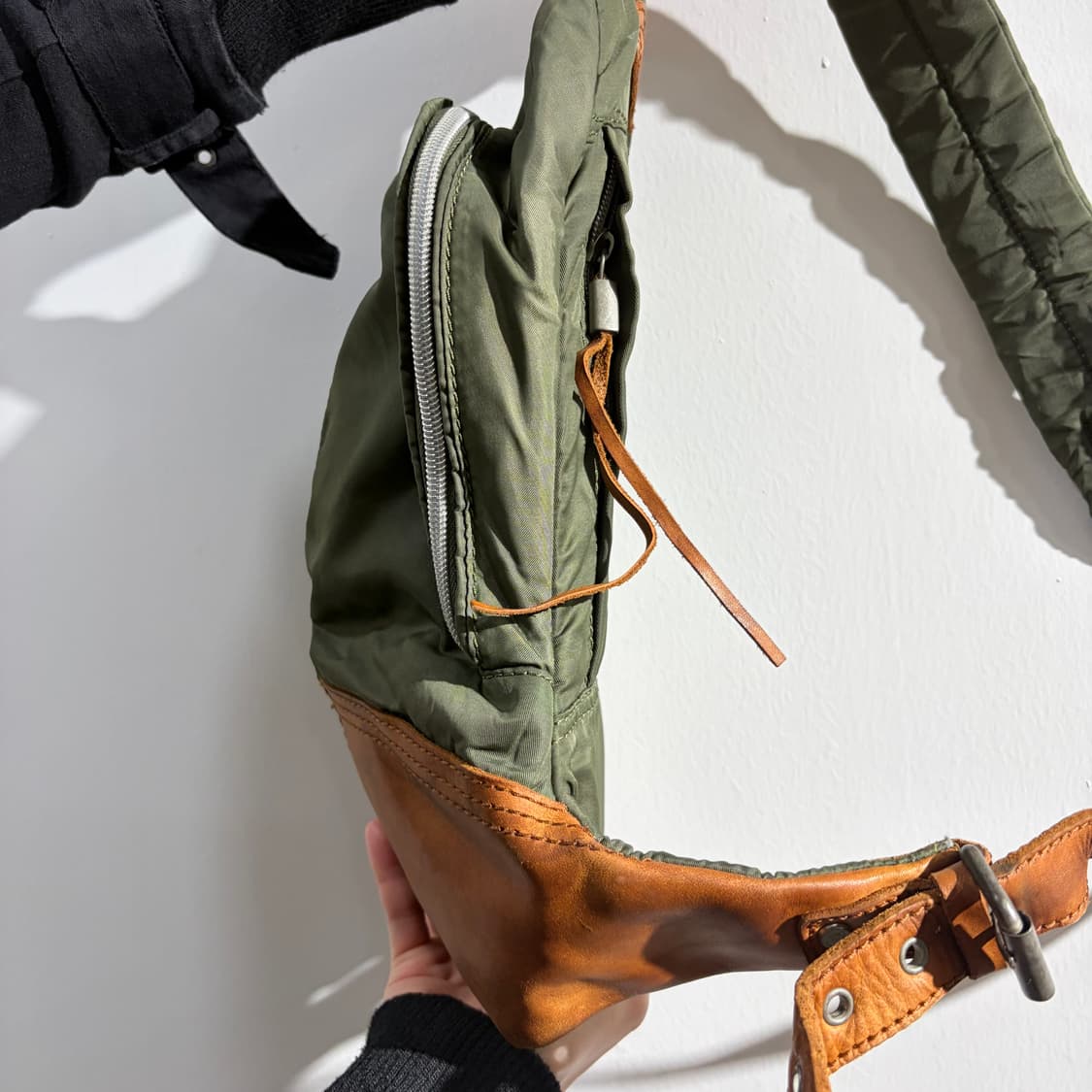 Diesel 레더 슬링백 가방 상품이미지7