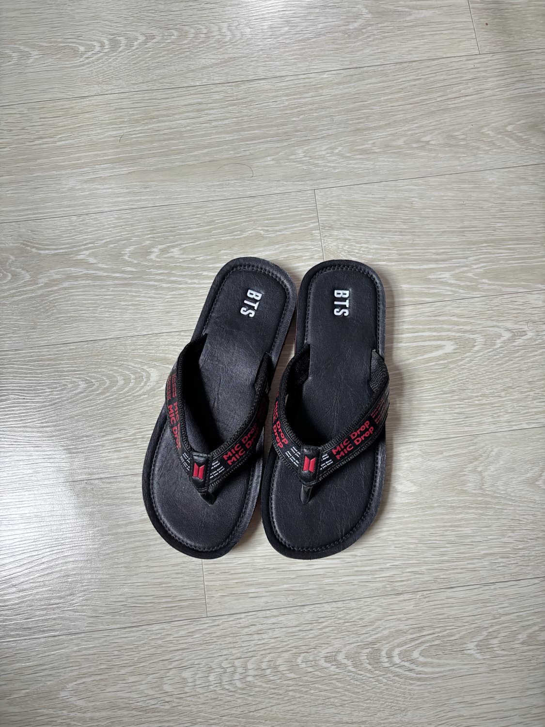 bts 슬리퍼 판매합니다  상품이미지2