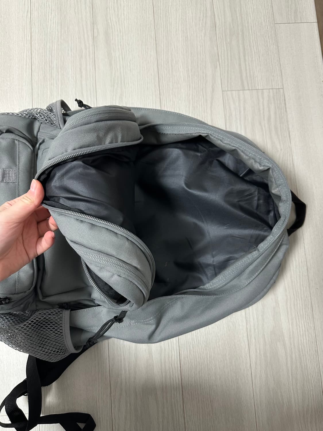 잔스포츠 회색백팩 상품이미지7