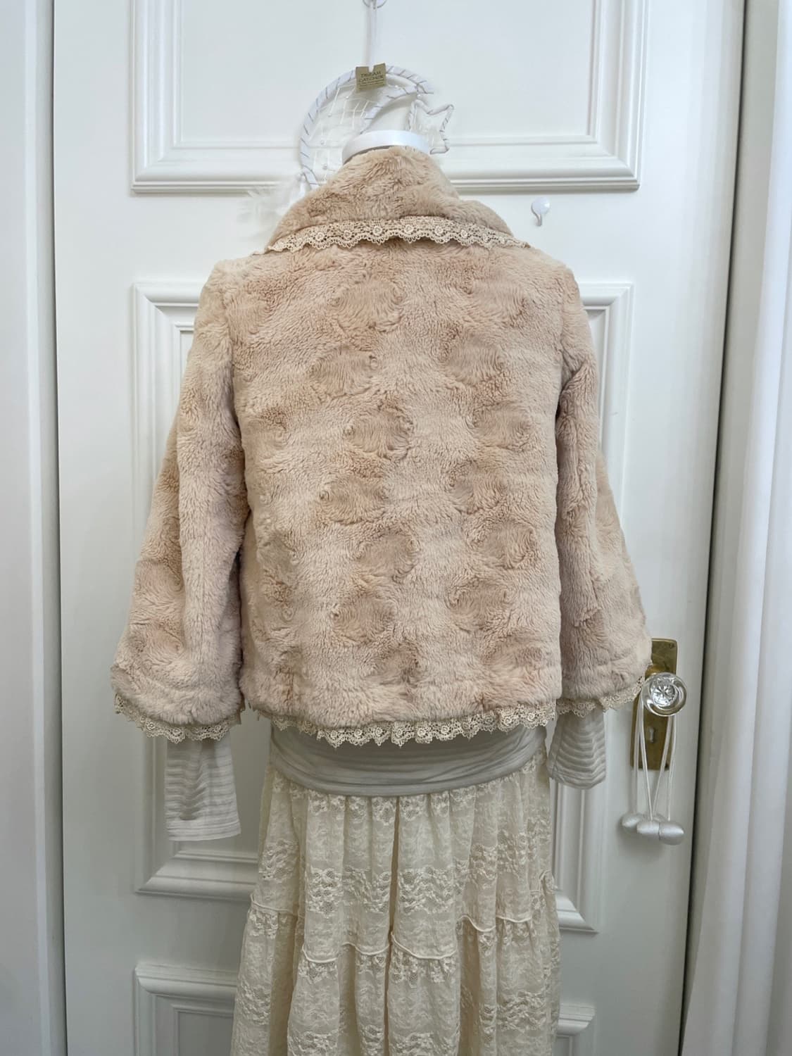 beige lace trim collar fairy fur jacket 상품이미지5