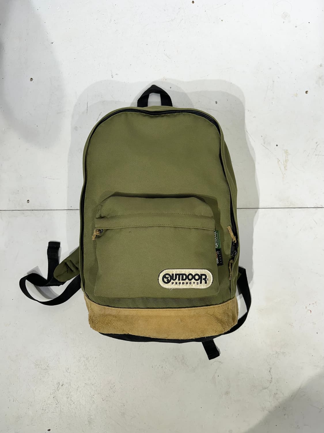 아웃도어 프로덕트 카키 베이지 가죽 백팩 책가방  상품이미지4