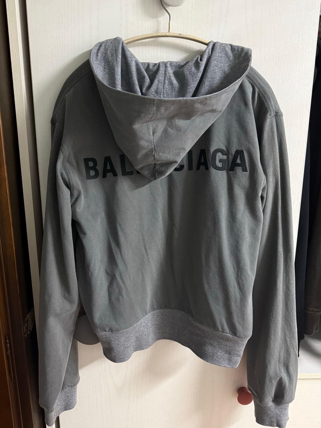 발렌시아가 리버시블 후드집업 그레이 / 카키 상품이미지5