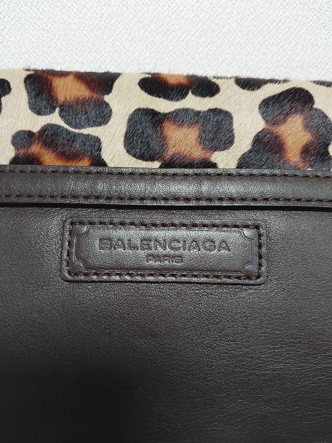 정품 발렌시아가 레오파드 송치백 상품이미지6