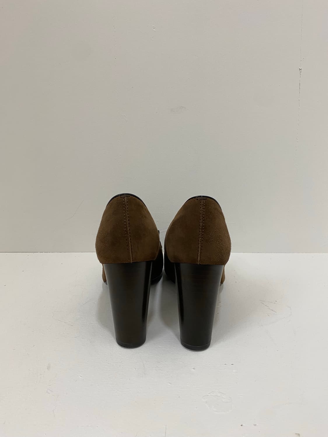 TOD’S 브라운 스웨이드 펌프스 상품이미지4