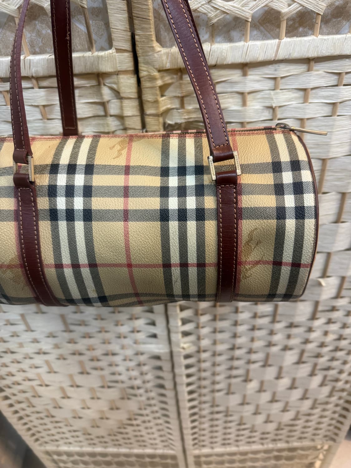 정품 버버리 노바체크 원통백 팝니다 상품이미지2