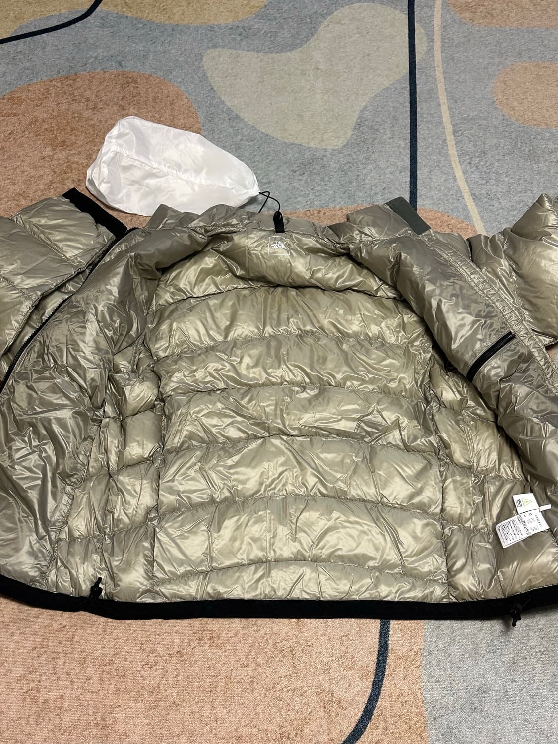 [L] 노스페이스 아콘카구아 경량패딩 클레이 그레이 (일본판) 상품이미지4