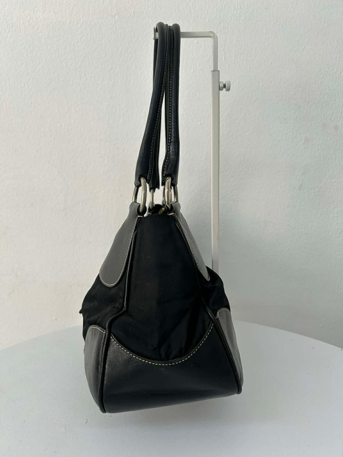 프라다 포코노 나일론 버클 호보 숄더백 상품이미지4