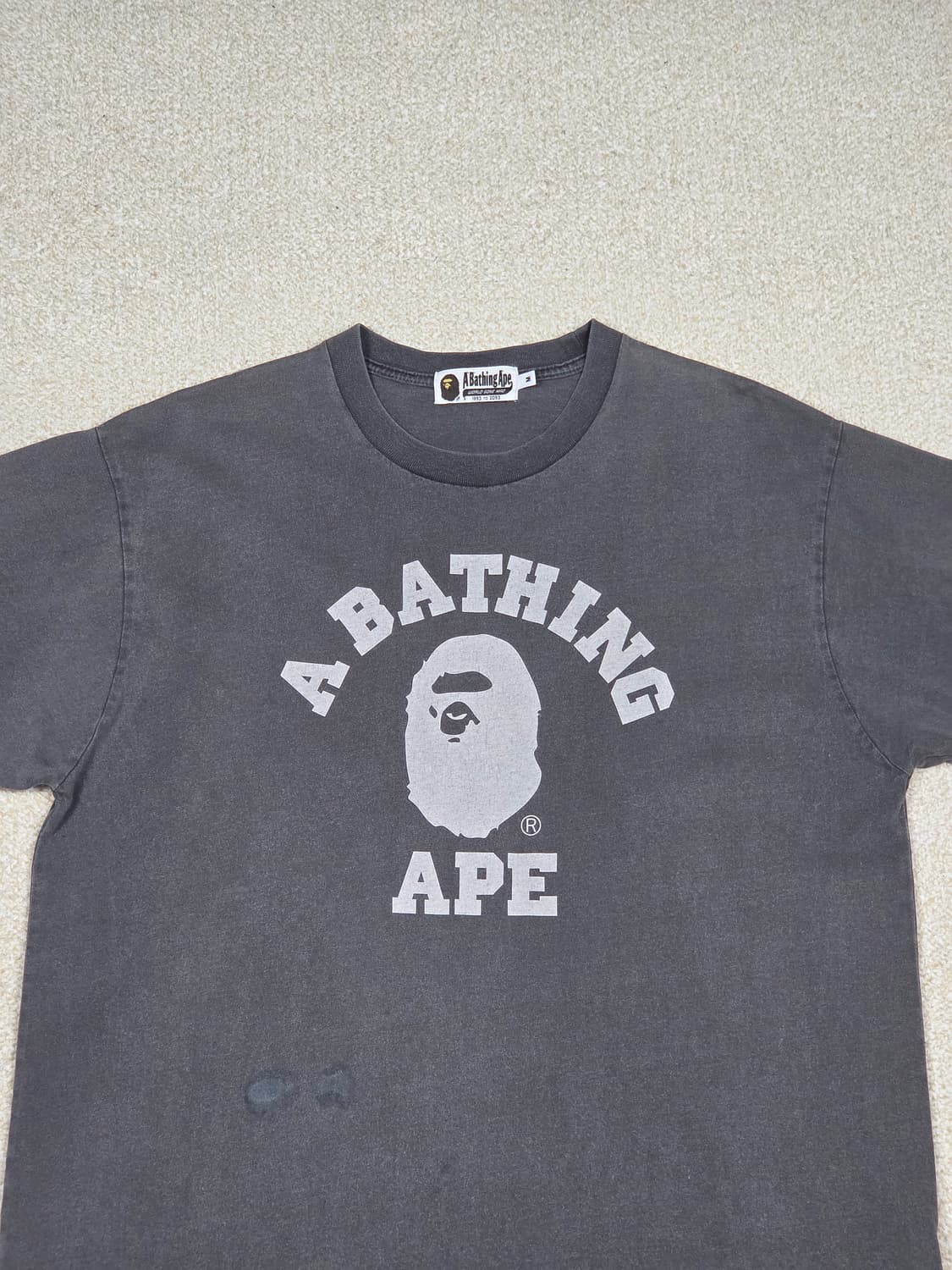 [베이프] 에이프 헤드 로고 반팔 티셔츠 | S00037 상품이미지2