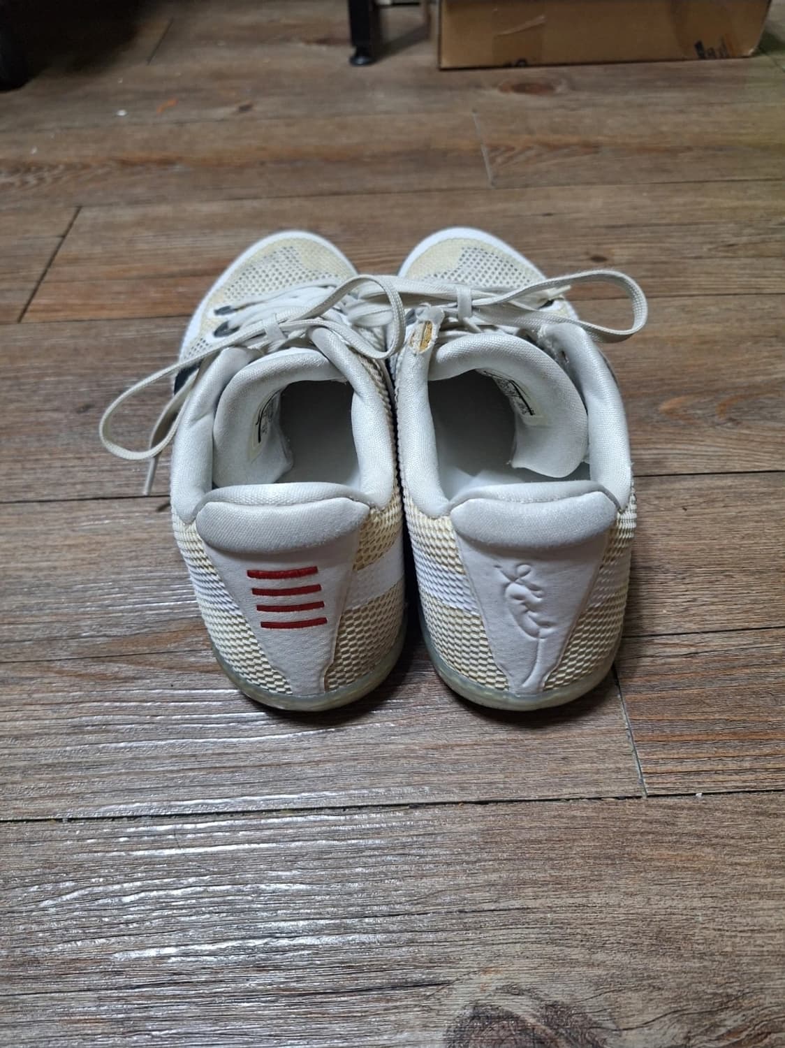 나이키 코비11 펀더멘탈 컬리 상품이미지3