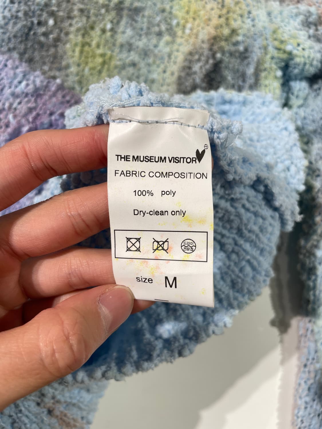 더 뮤지엄 비지터 스카이블루 스프레이 부클 니트 상품이미지8