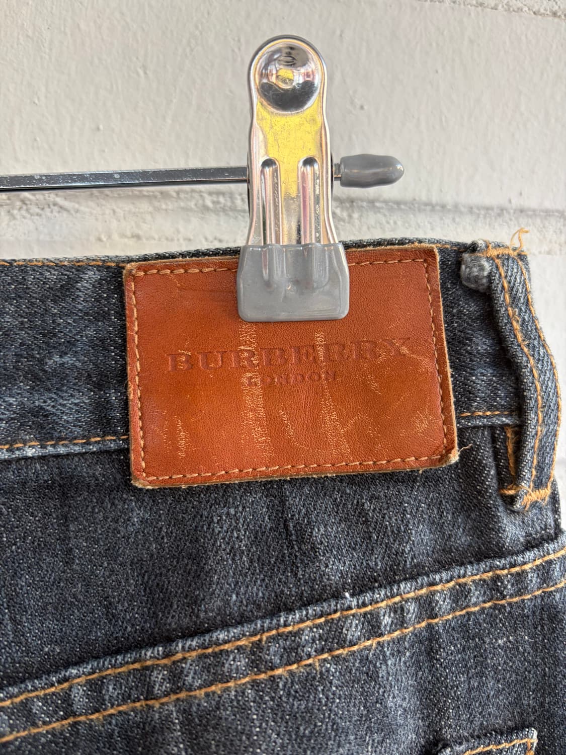 버버리 런던 데님 팬츠 상품이미지3