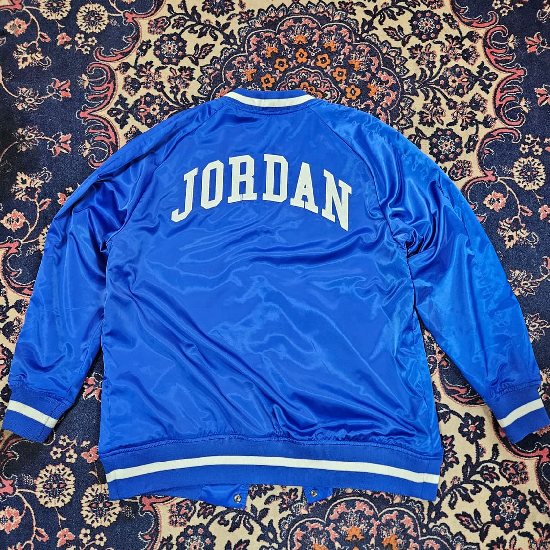 조던(JORDAN) x 40Acres 사틴 유광 로얄블루 자켓 상품이미지4