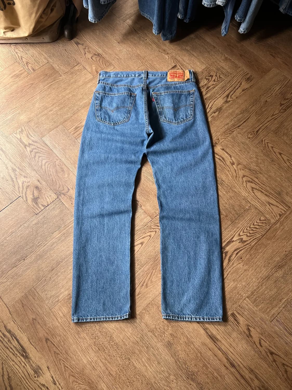 [33]리바이스 501 미디엄블루 워싱 스트레이트 데님 팬츠 상품이미지1