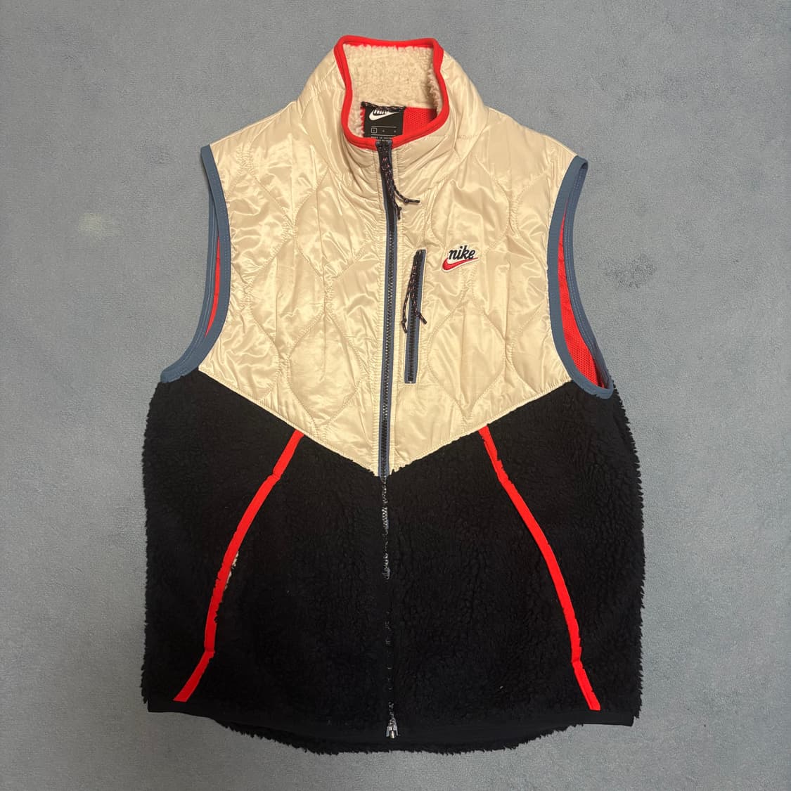 [서울 직거래] 나이키 뽀글이 퀼팅 조끼 L 상품이미지2
