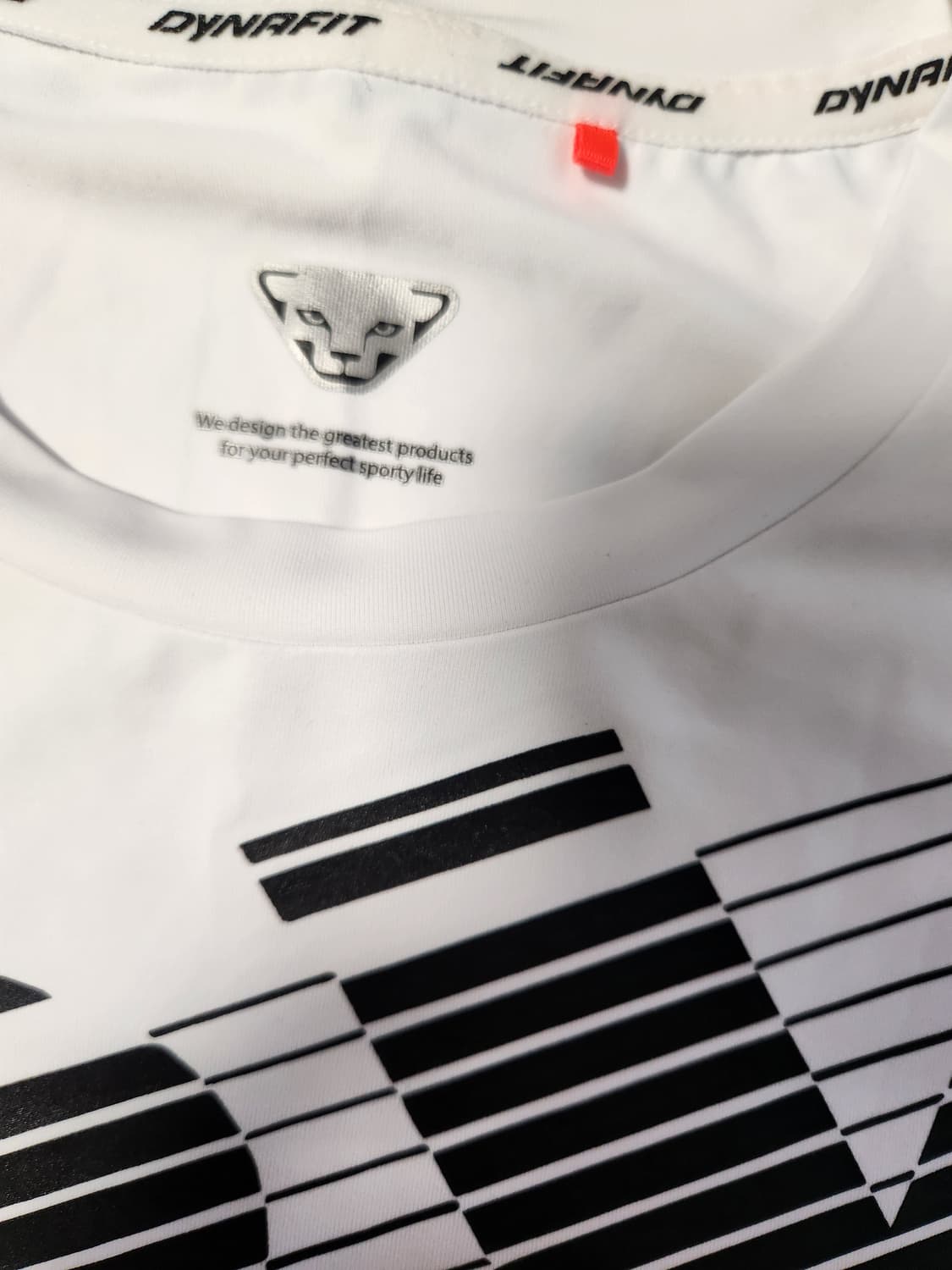 새상품급)다이나핏 스매쉬 반팔티 YWM21229W2 사이즈90 s

스포 상품이미지5