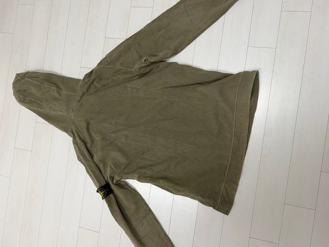 스톤아일랜드 후드티 L 사이즈  사진찍고 절대 안입습니다  상태 8.0/ 상품이미지6