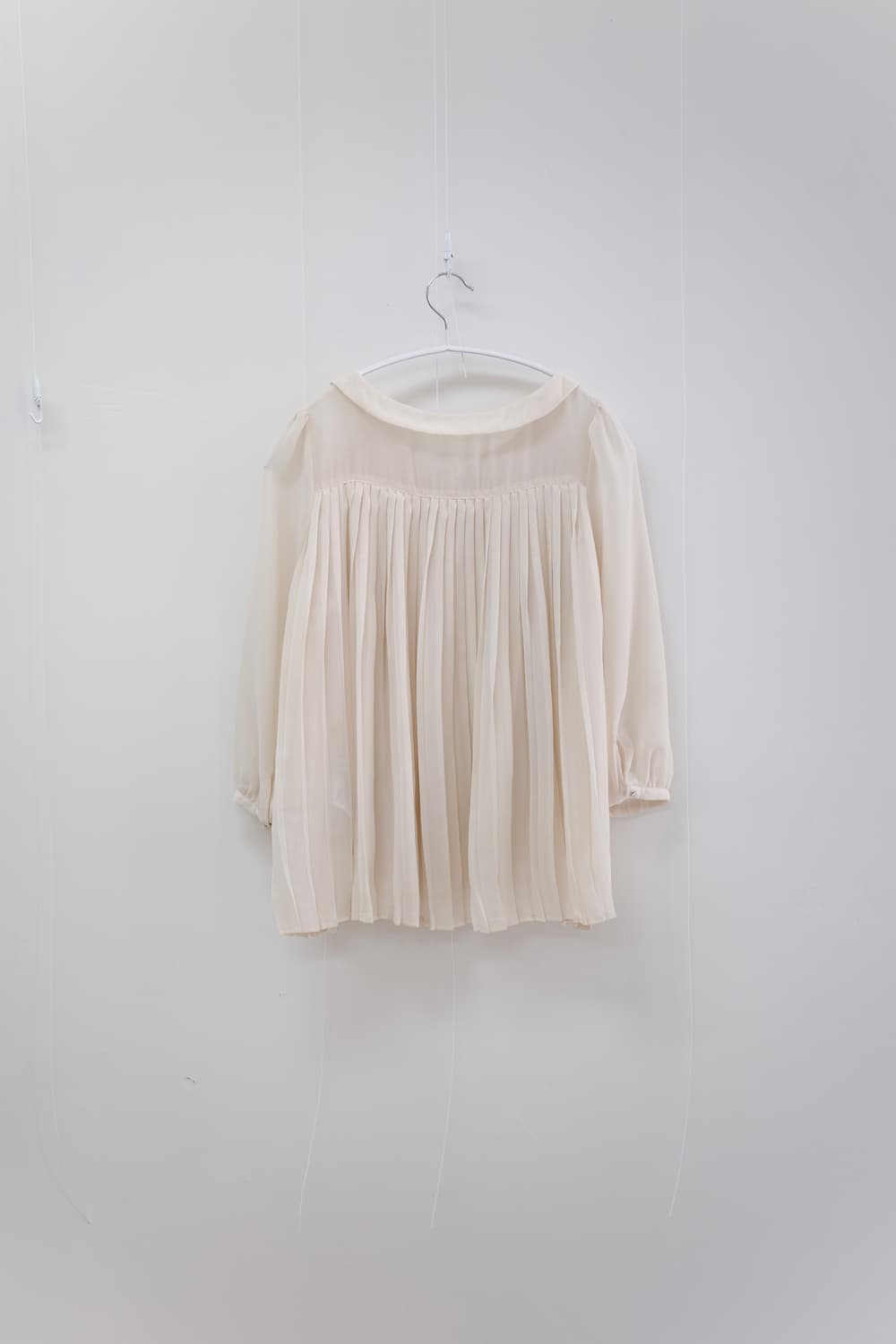 Earth&music round collar peach blouse 상품이미지10