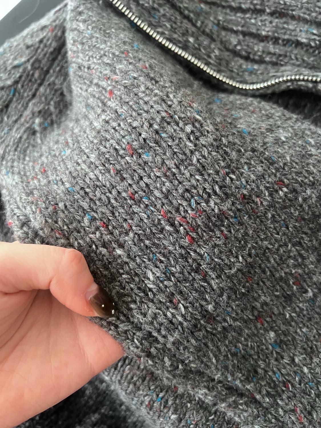 파르티멘토 우먼 하프집업 포켓 넥 니트 차콜 상품이미지6