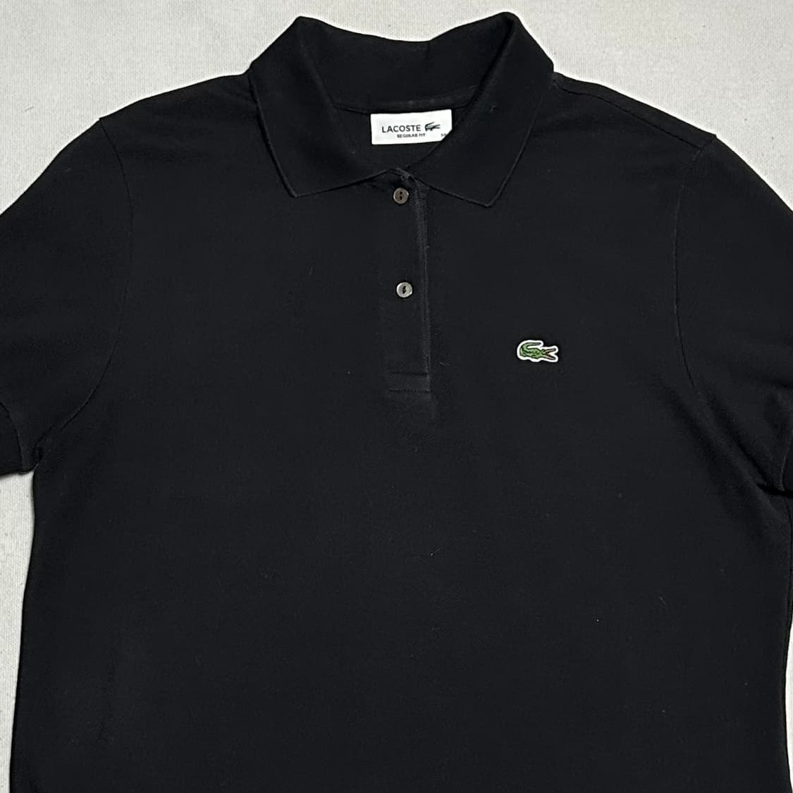38 라코스테 여성용 블랙 카라 반팔 티셔츠 상품이미지1