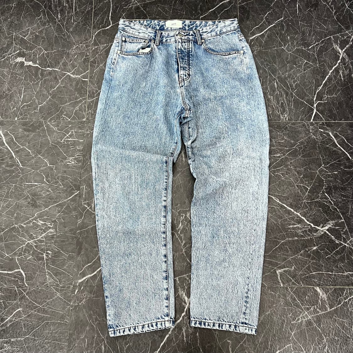 AMI 아미 워시드 테이퍼드 데님 진 상품이미지4