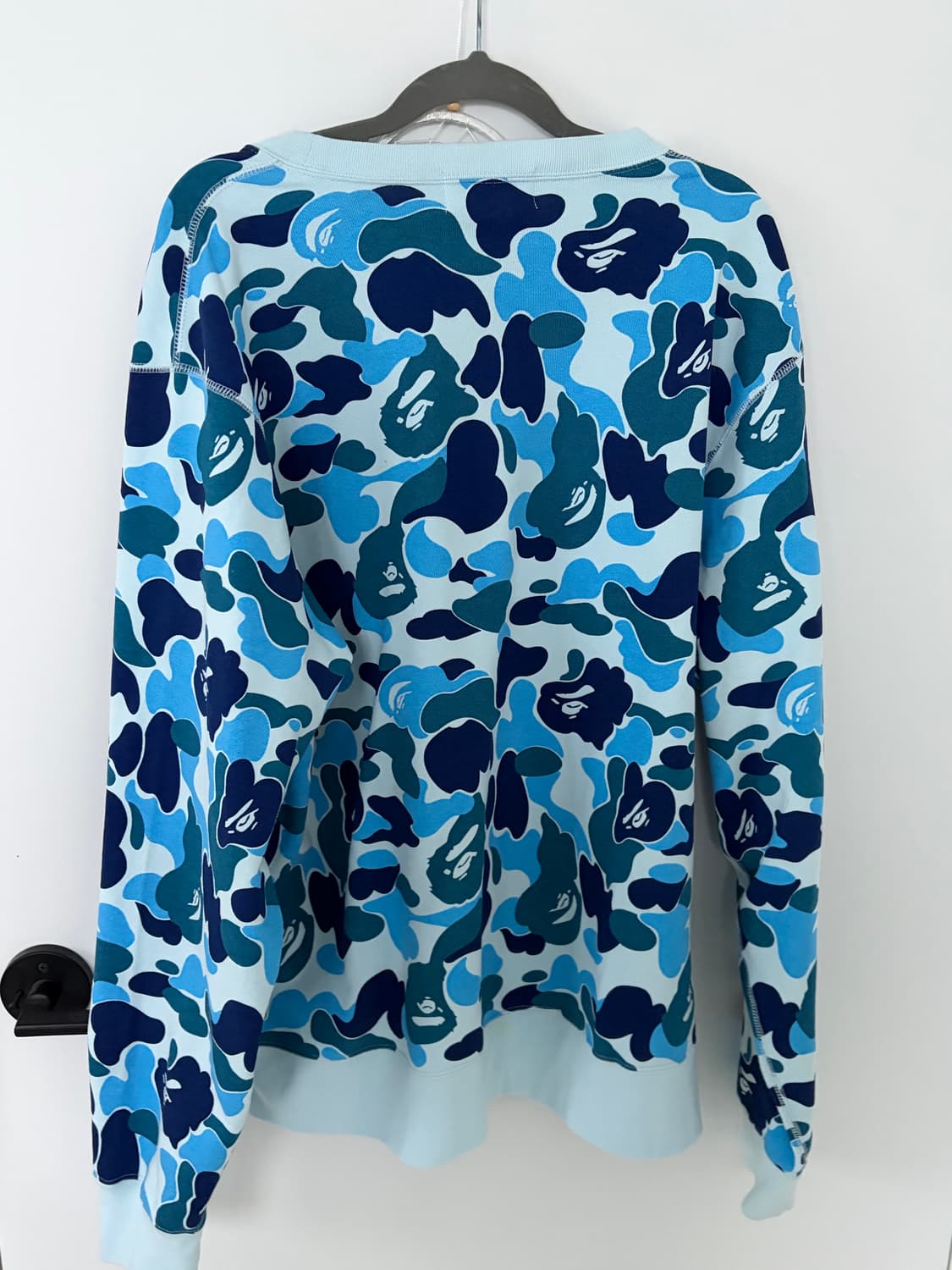 베이프 블루 카모 맨투맨 상품이미지2