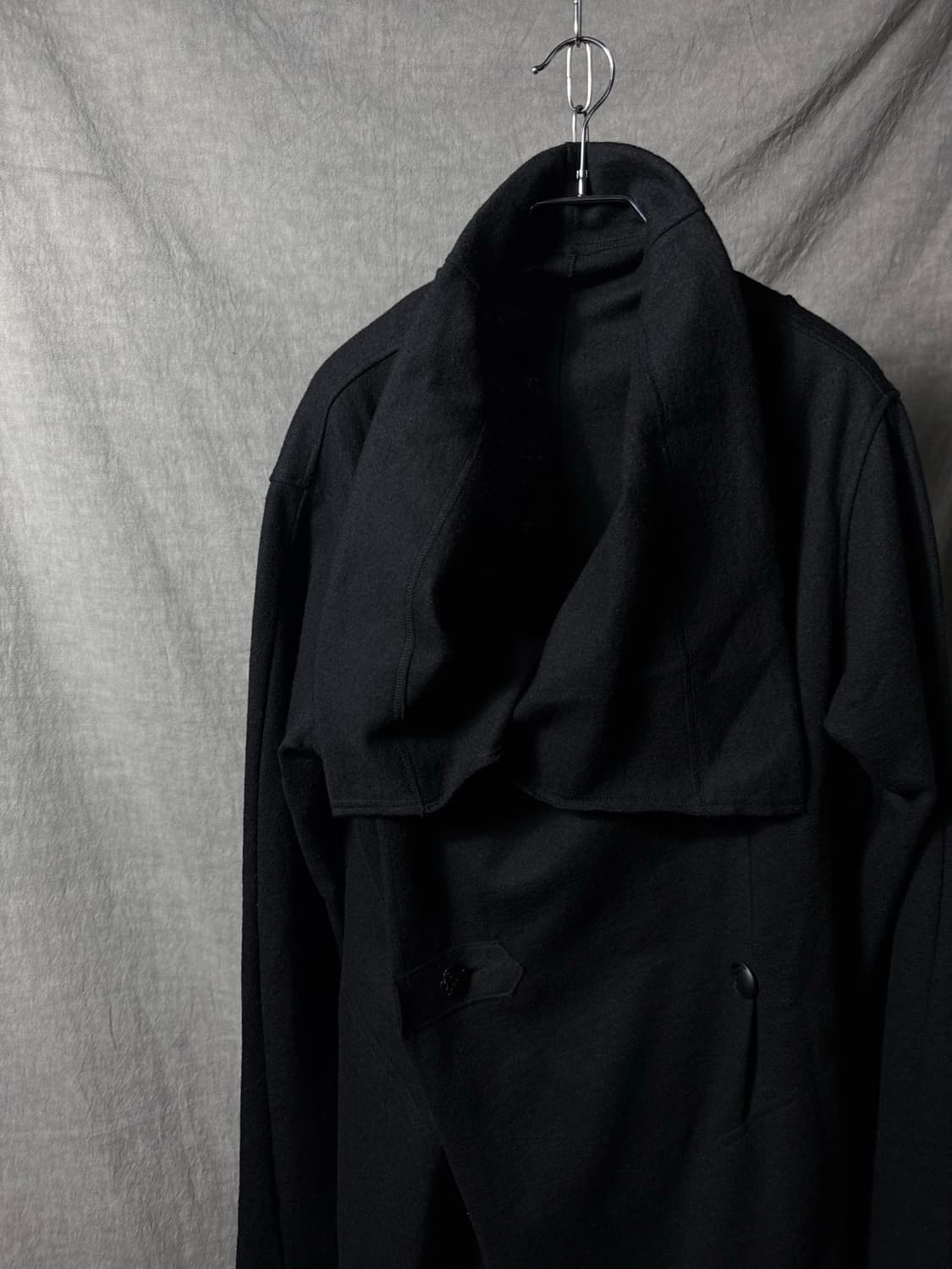 Asymmetric High-Neck Draped Sweatshirt   상품이미지3