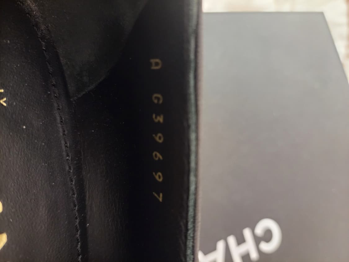 정품)최저가급처5번정도신은 상태좋은!샤넬 CC 하트 로고 퀄팅 로퍼 구두 상품이미지2