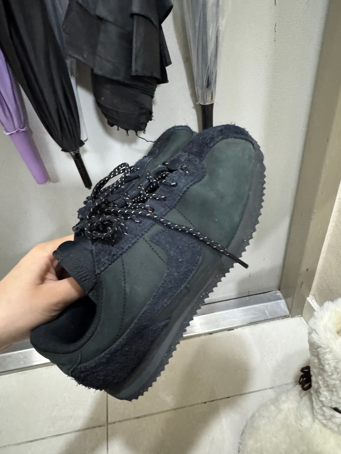 나이키 코르테즈 블랙 스웨이드 245 상품이미지2