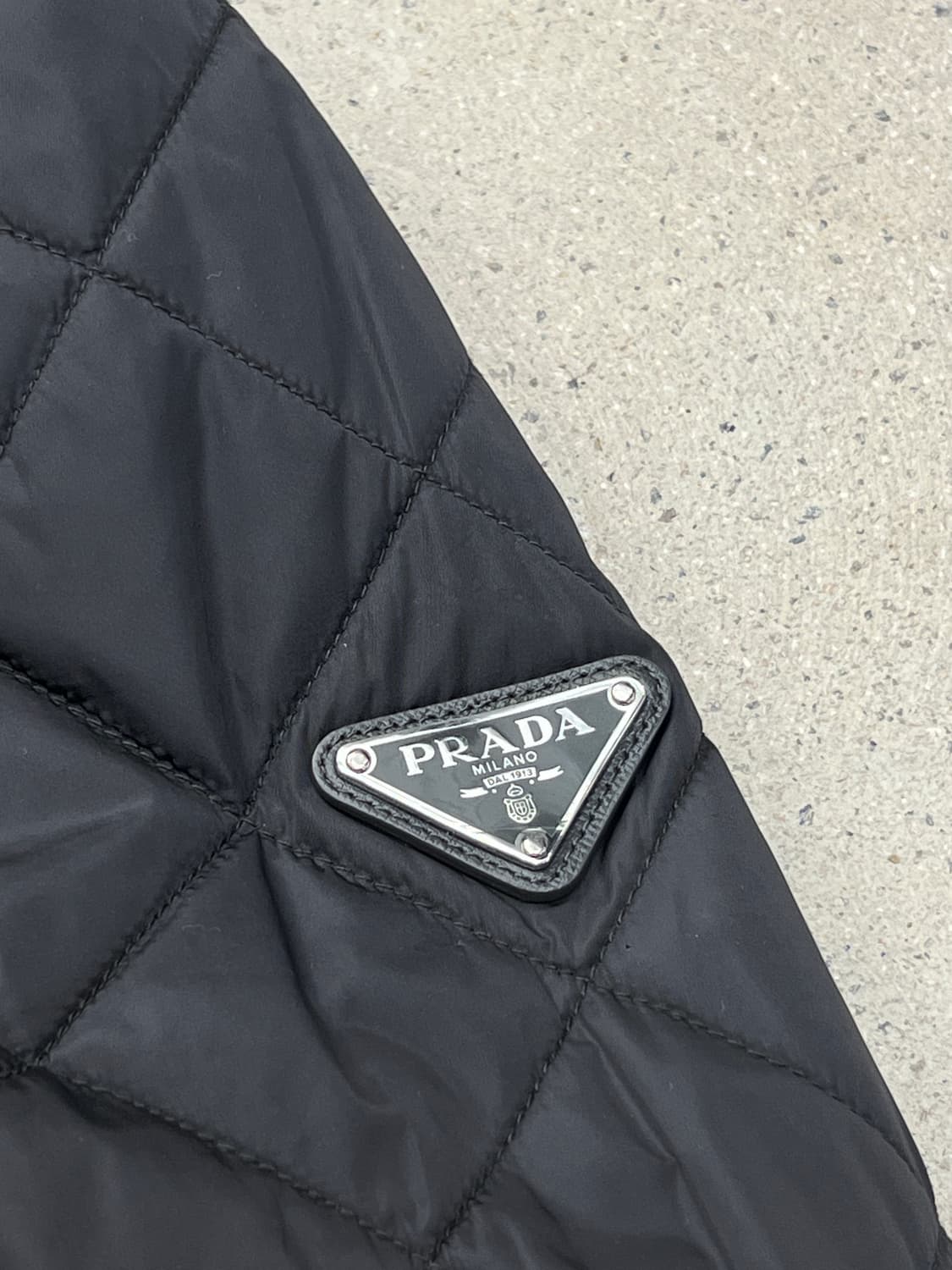 프라다 삼각로고 바이커 퀼팅 자켓 상품이미지6