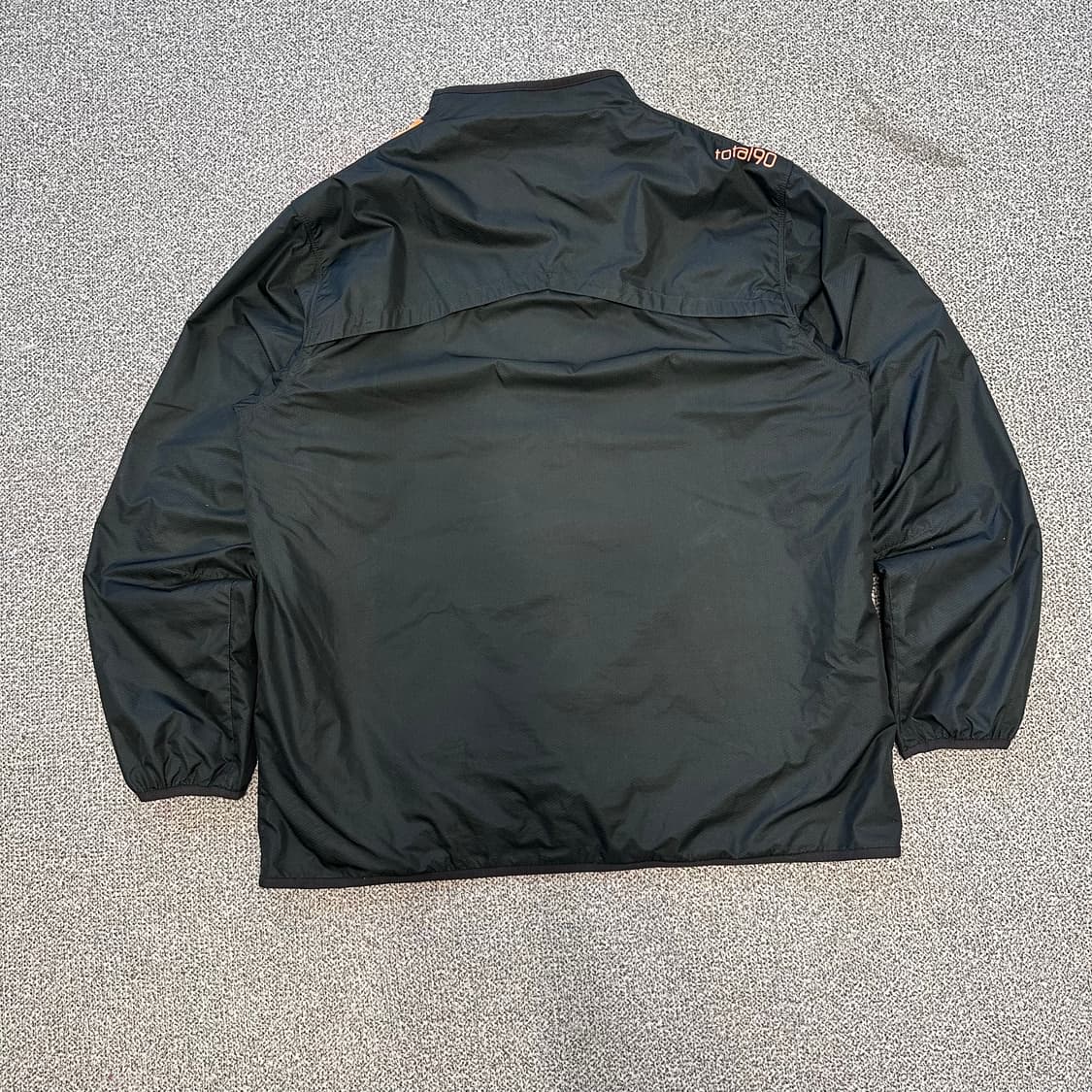 나이키 블랙 오렌지 바람막이 상품이미지3