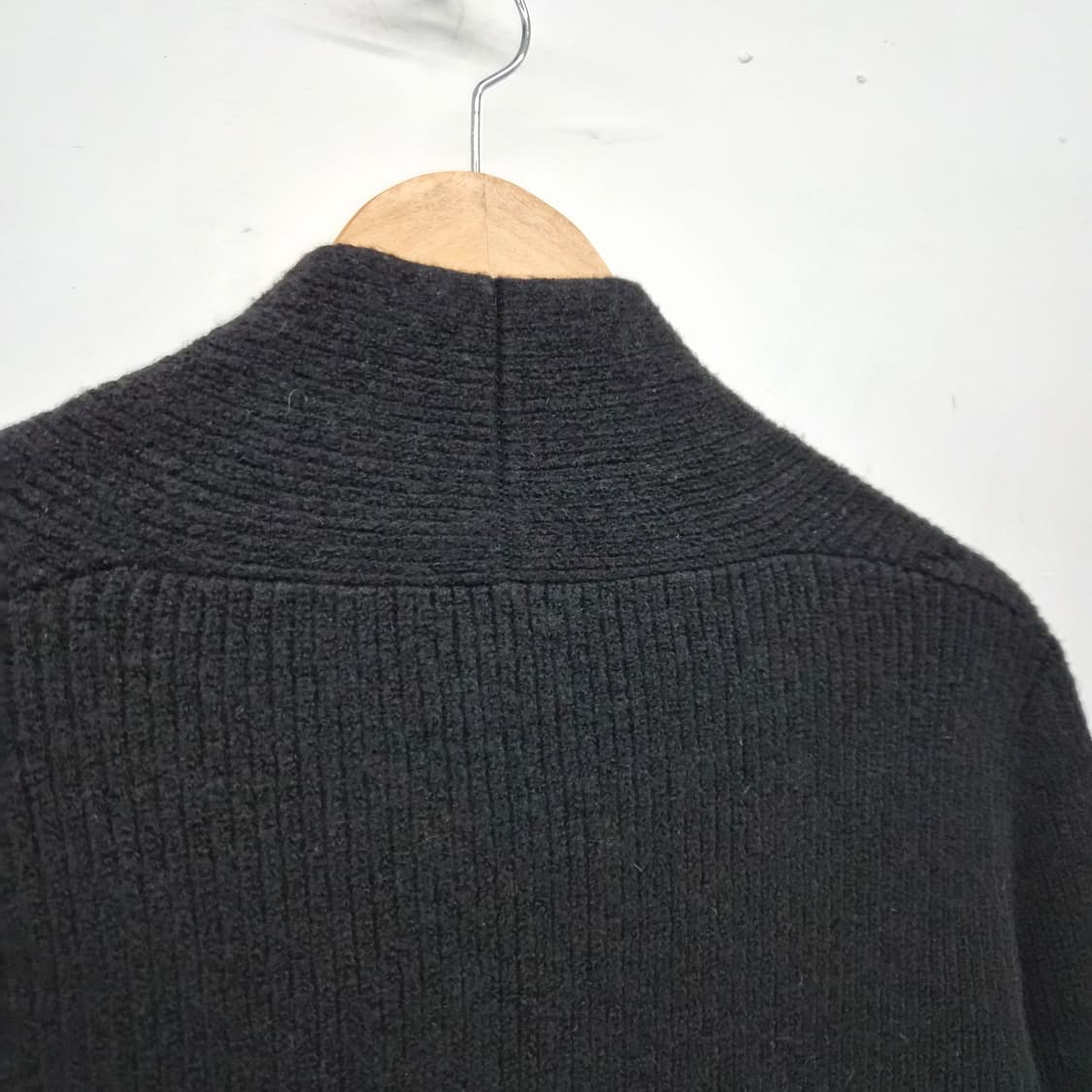 구찌 블랙 V넥 니트 스웨터 여성 L 상품이미지5