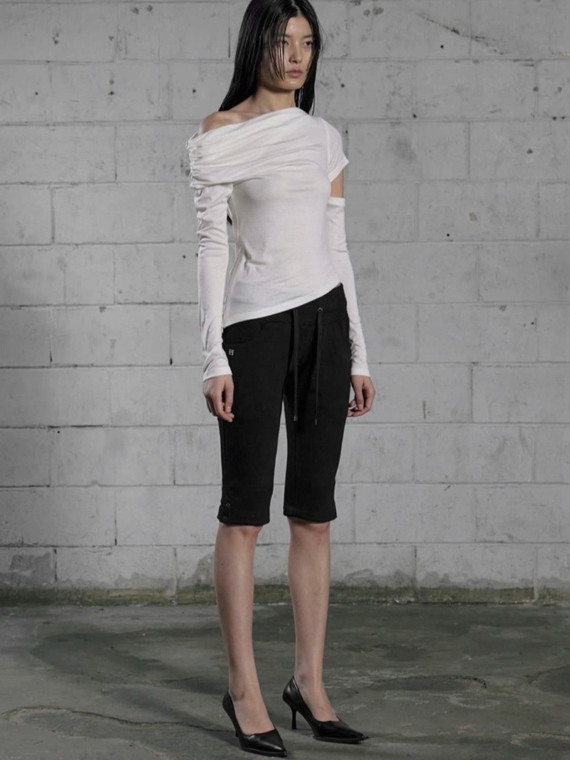 보헤미안서울 보헴서 셔링원숄더 티 화이트 (새상품) 상품이미지1