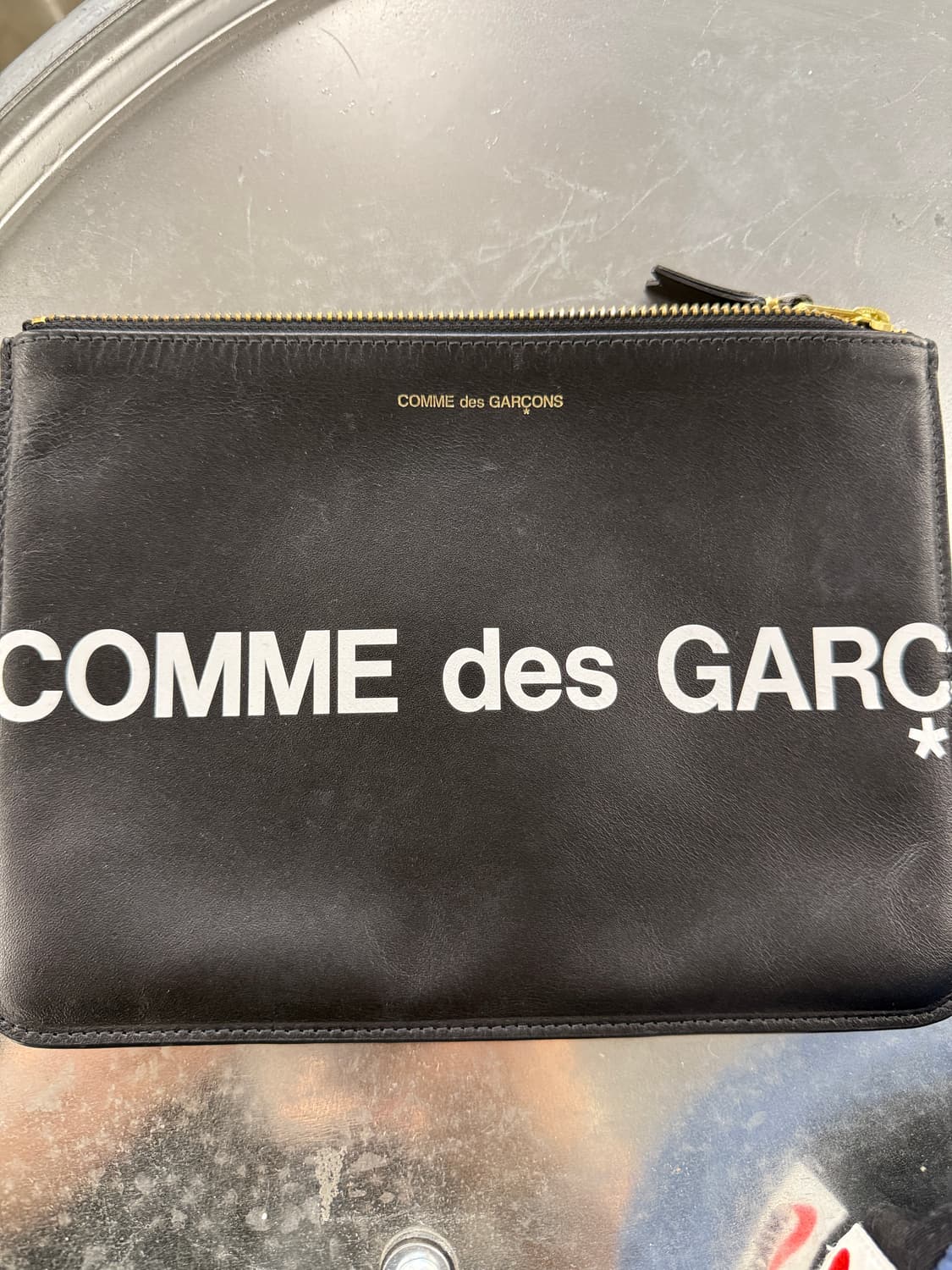 꼼데가르송 휴즈로고 블랙 클러치 상품이미지3
